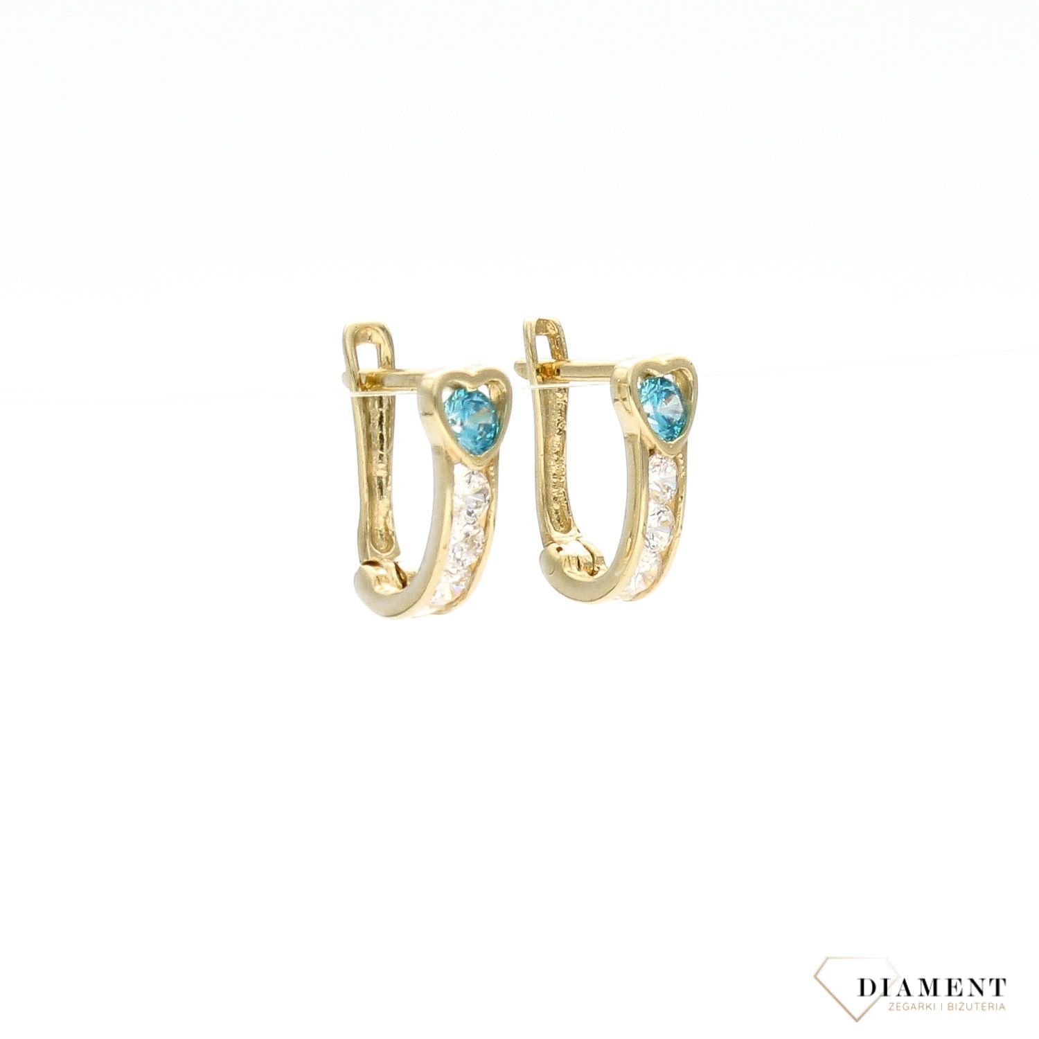 Złote kolczyki dla dziewczynki z niebieskimi sercami KL 483C (2).jpg